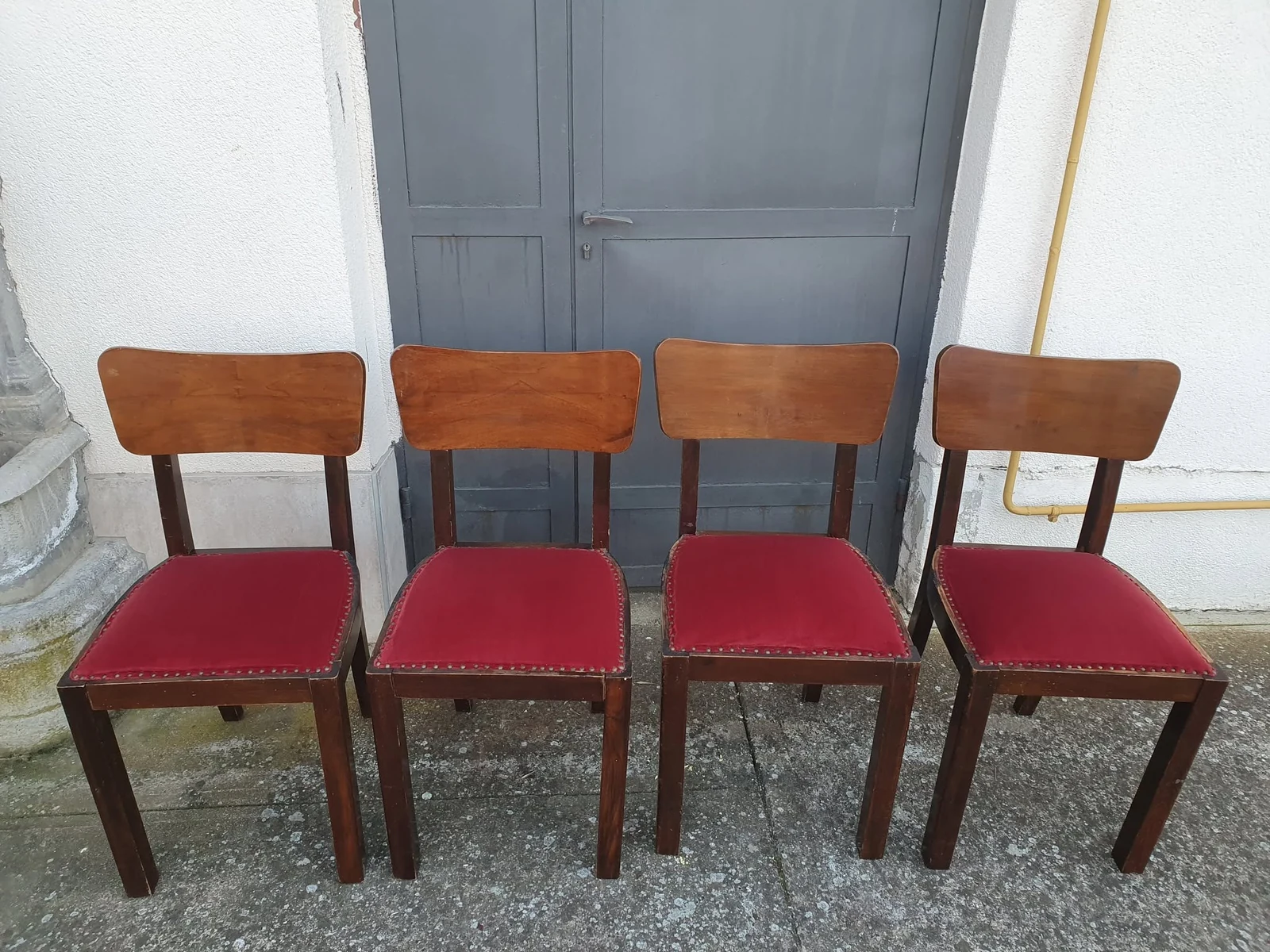 Tapecirane stolice prije i nakon čišćenja