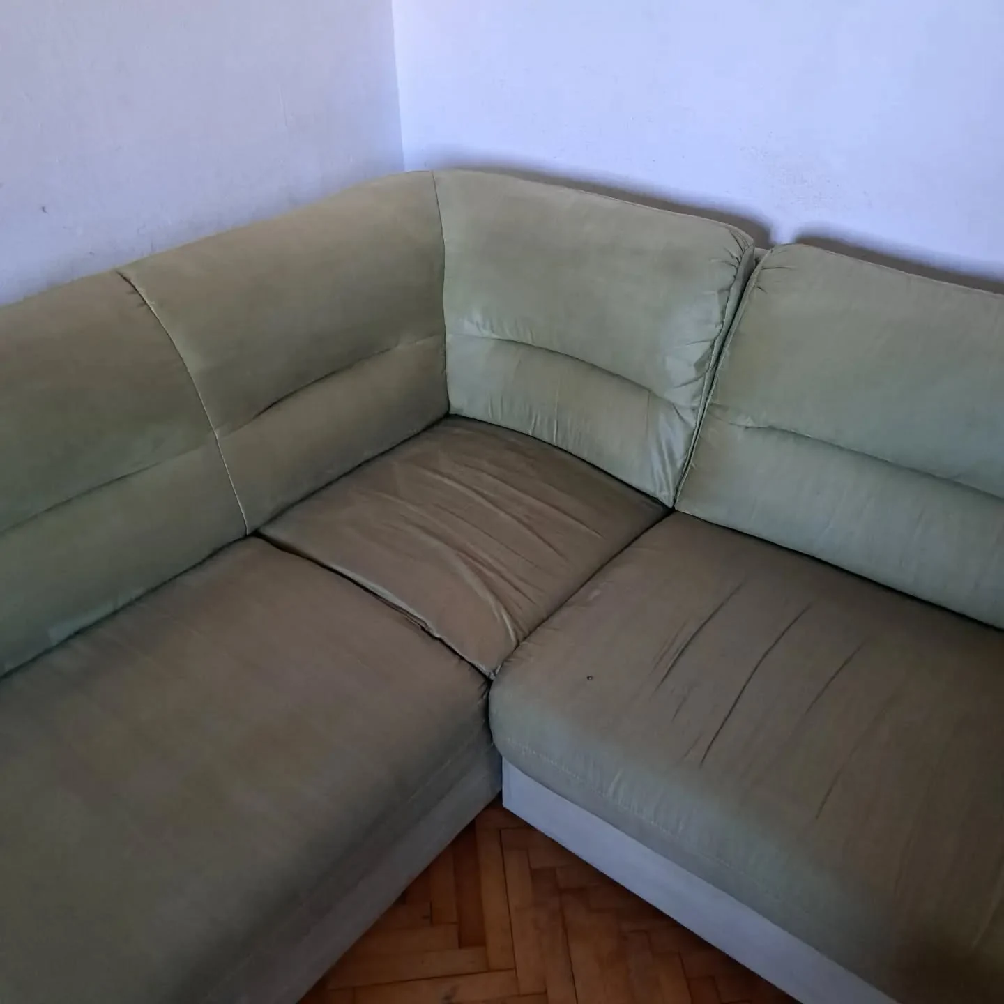 Kutna garnitura prije dubinskog čišćenja